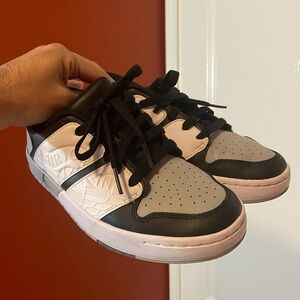 Nike Boy’s NU Retro 1 Low White‎ & Black Youth Sneakers Basketball Shoes